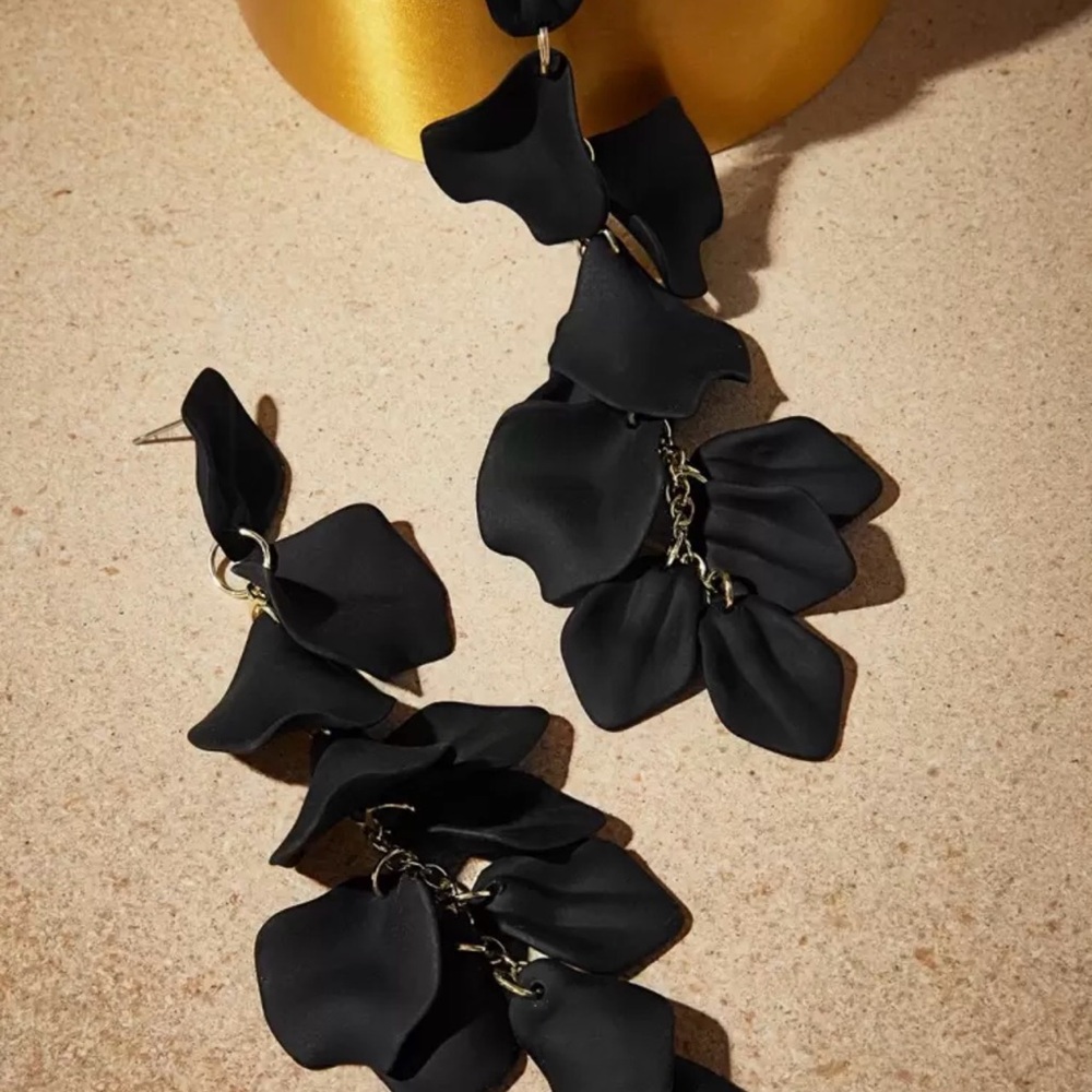 Black Leaf Dangle Earrings - Picture 2 of 4